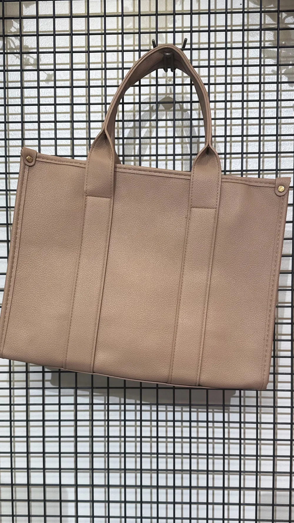 vondra_khaki_large_tote_h_1.webp Roc Ronoco Bags^Vondra Khaki Large Tote Handbag